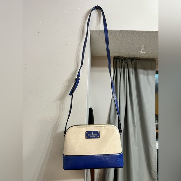 Small Kate Spade Purse - Picture 3 of 10